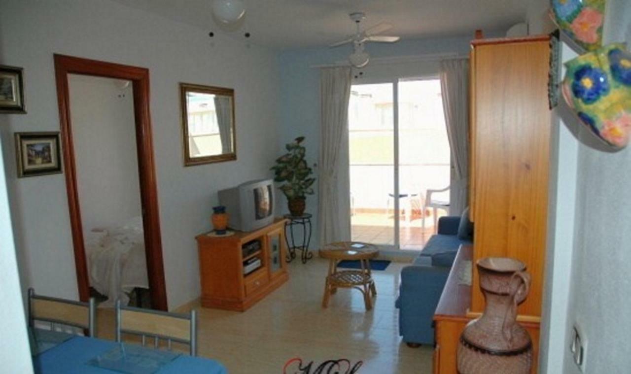 One-Bedroom Flat 200M From The Beach Almeria Bagian luar foto